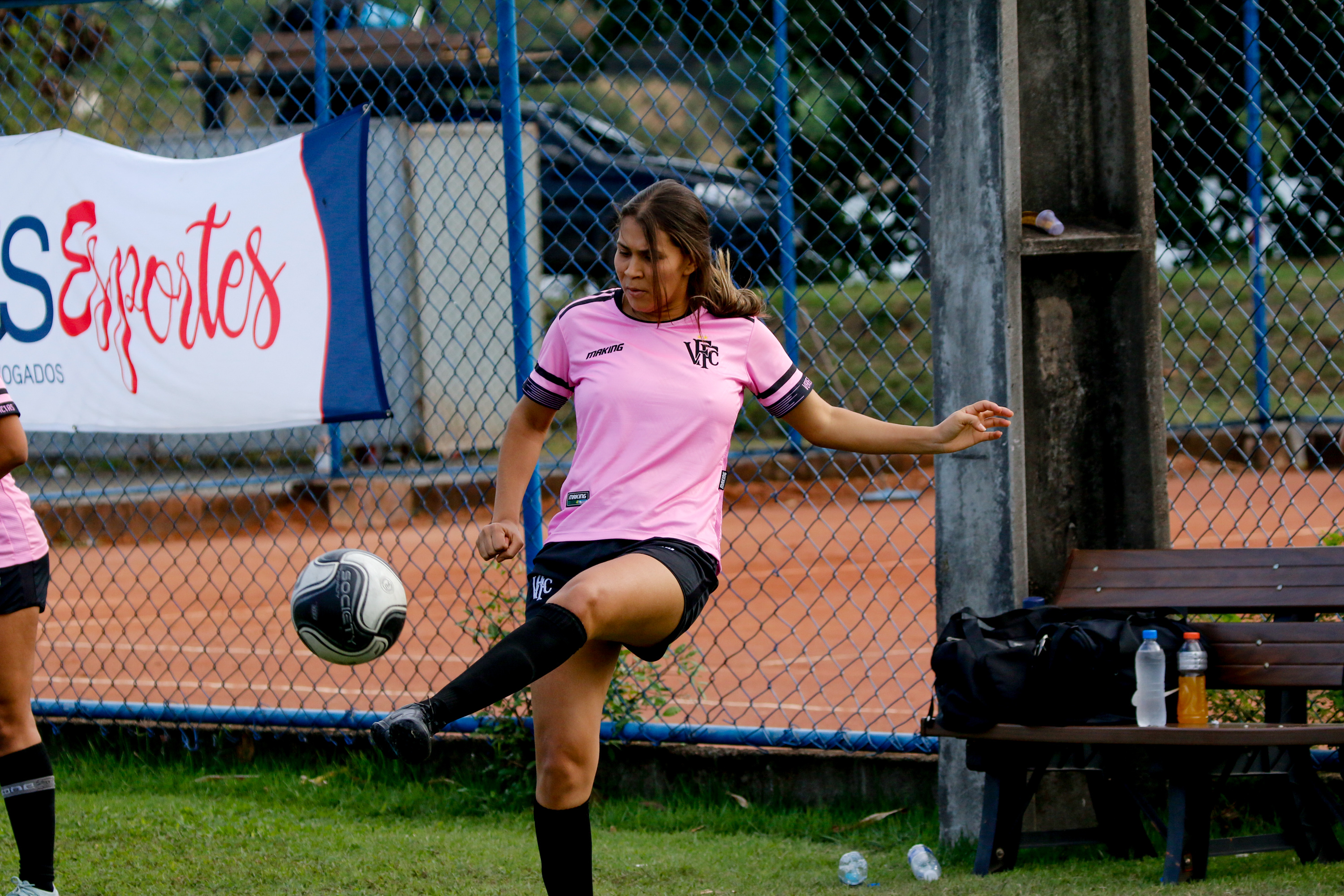 Campeonato de Futebol: estreia do feminino é marcada por disputas acirradas